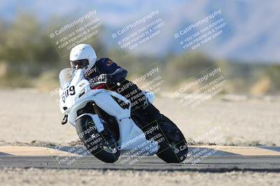 media/Dec-07-2025-CVMA (Sun) [[3e7d2de5dc]]/Race 12- Formula 40 MW and LW/